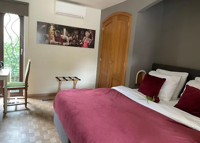 B&B Monroe